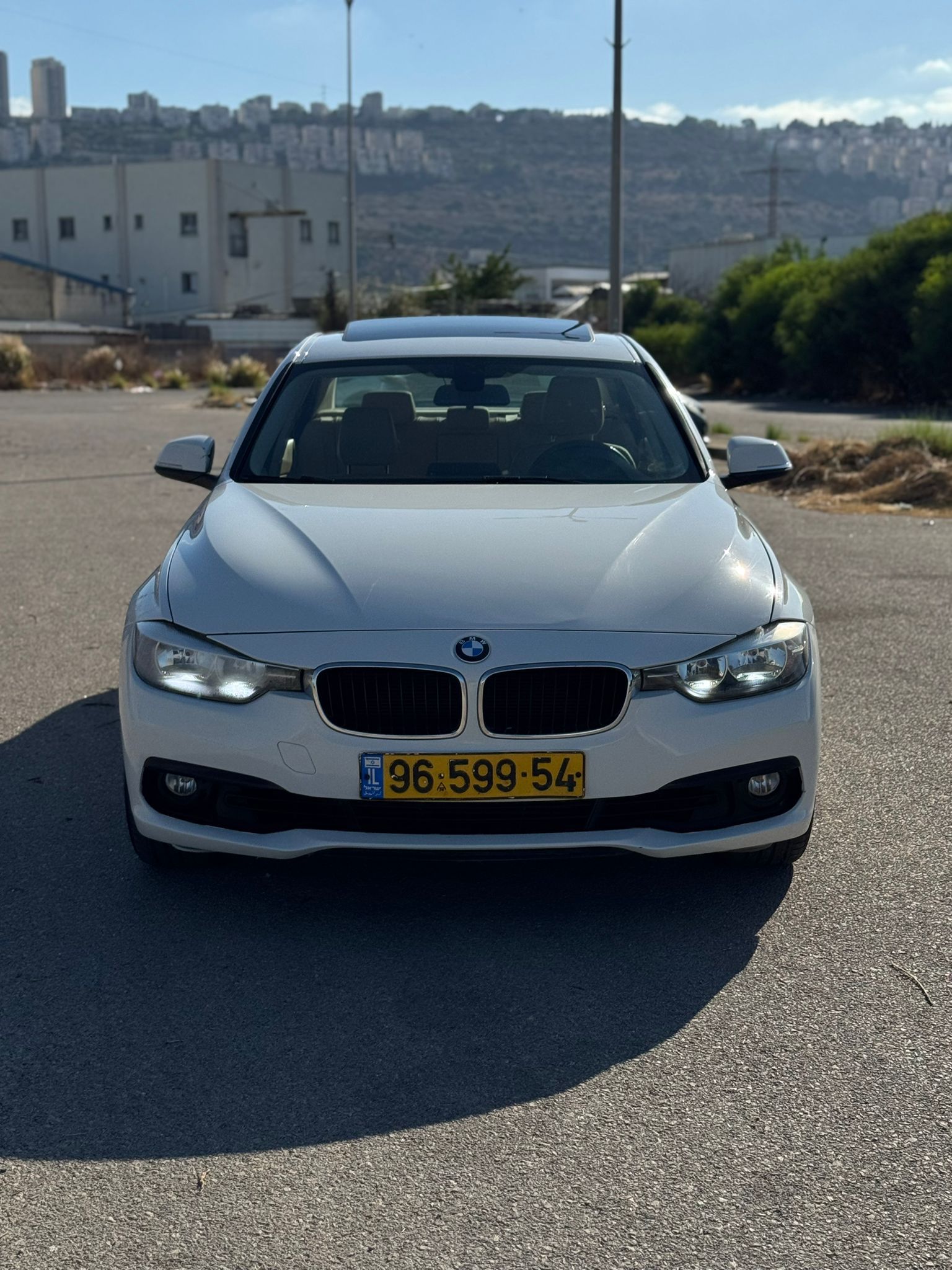 car-image